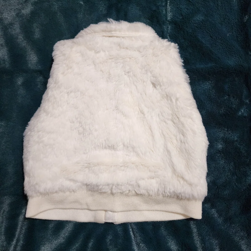 Baby GAP White Faux Fur Vest 18-24M‎